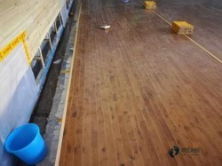 俄勒岡松舞臺(tái)運(yùn)動(dòng)型木地板較好的