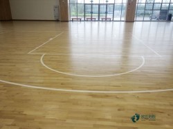 俄勒岡松舞臺運(yùn)動(dòng)場地板施工隊(duì)